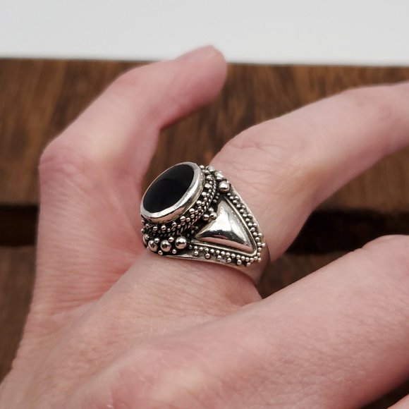 Size 6 925 Sterling Silver Quality Fancy Black Onyx Inlay Ring - Picture 3 of 8